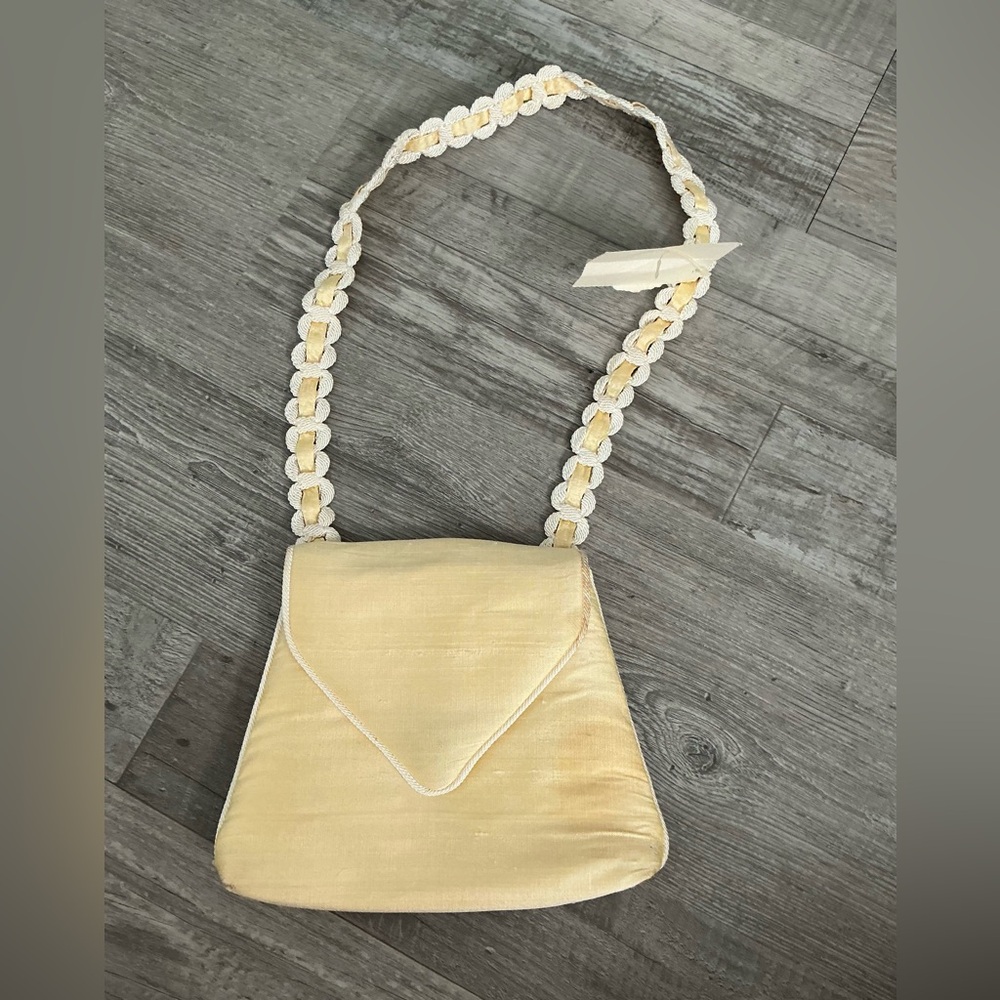 Vintage Lisa Brett New York bag pale yellow color🌻